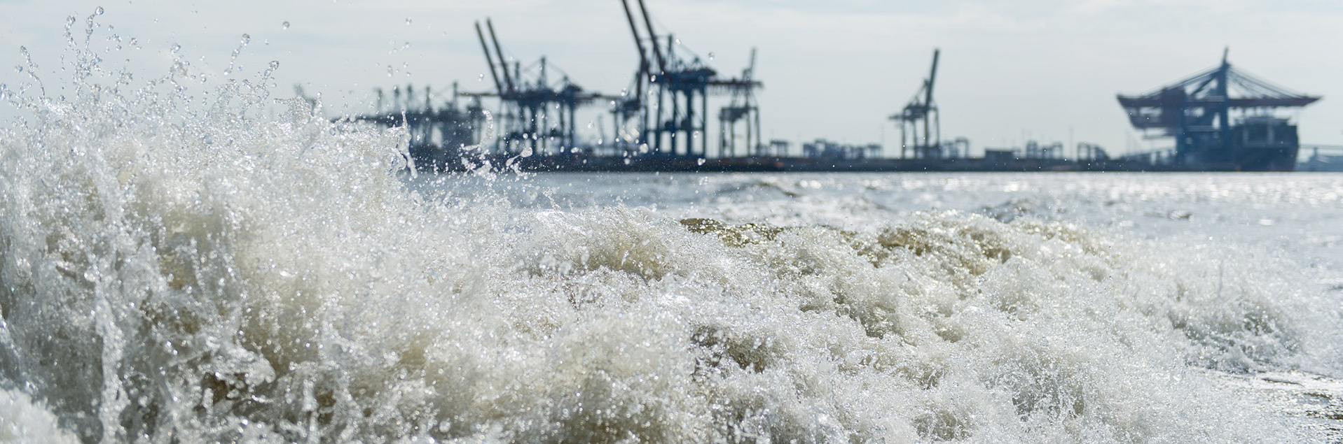  Hamburg port High tide wave